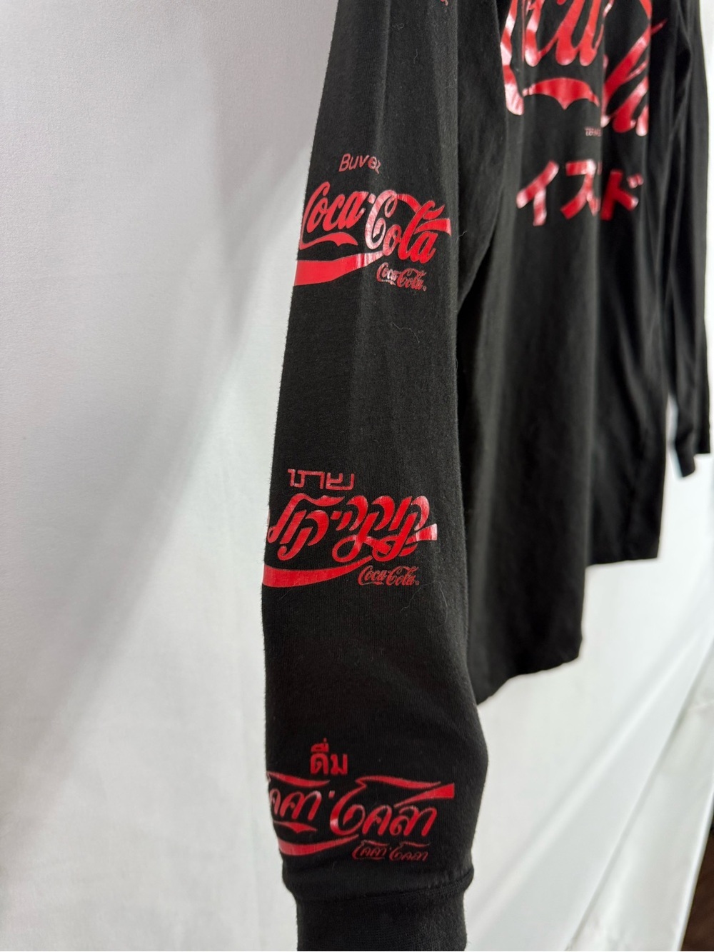Coca-Cola Graphic Tee Small Black Red Foreign Language Logo Long Sleeve, size S - Picture 5 of 6